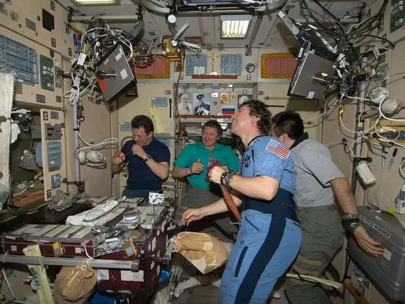 Kitchens Unbound: The International Space Station galley kitchen