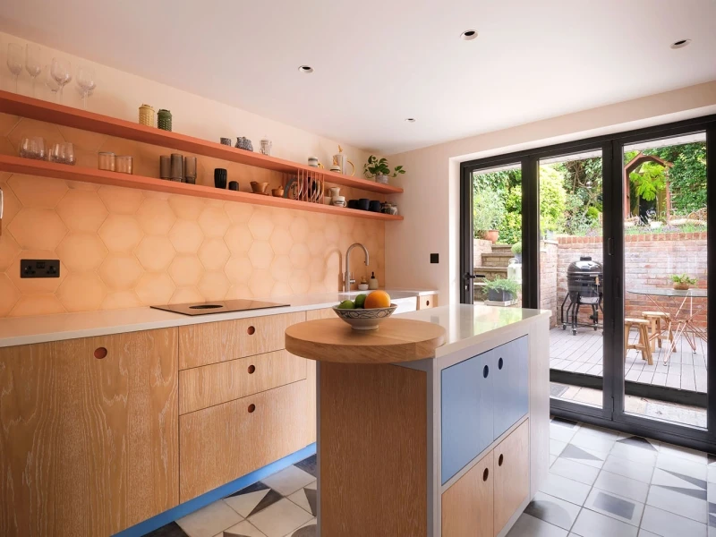 Ways to make a small kitchen look bigger