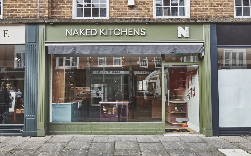 Naked Kitchens in Chelsea: be inspired in the showroom where kitchen design meets art! 