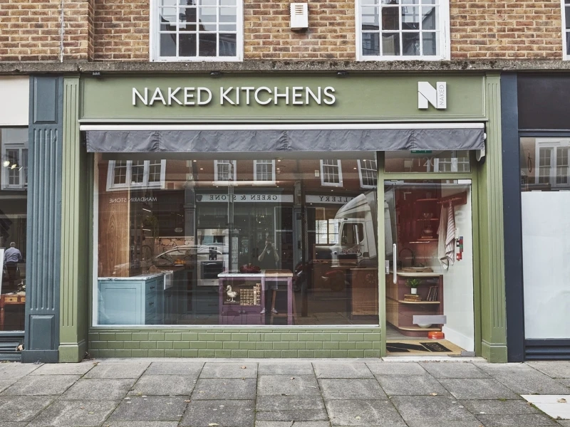 Naked Kitchens in Chelsea: be inspired in the showroom where kitchen design meets art! 