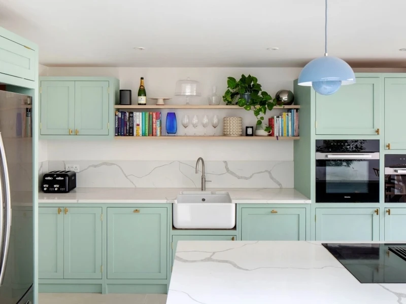 Choosing colours for different size kitchens