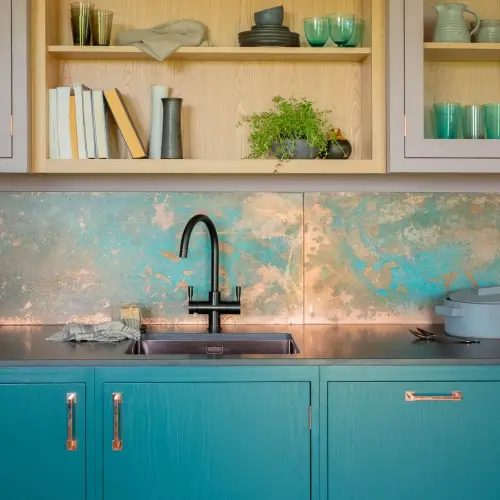 Splashback statements - an expert guide to choosing and using kitchen splashbacks