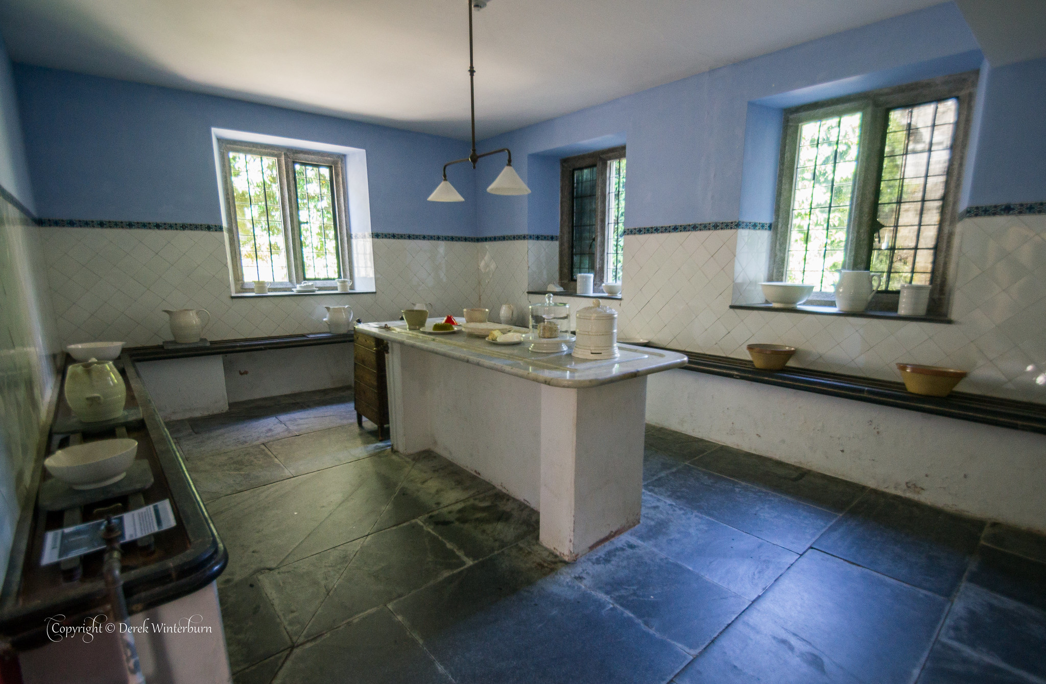 Blue dessert room with marble worktop